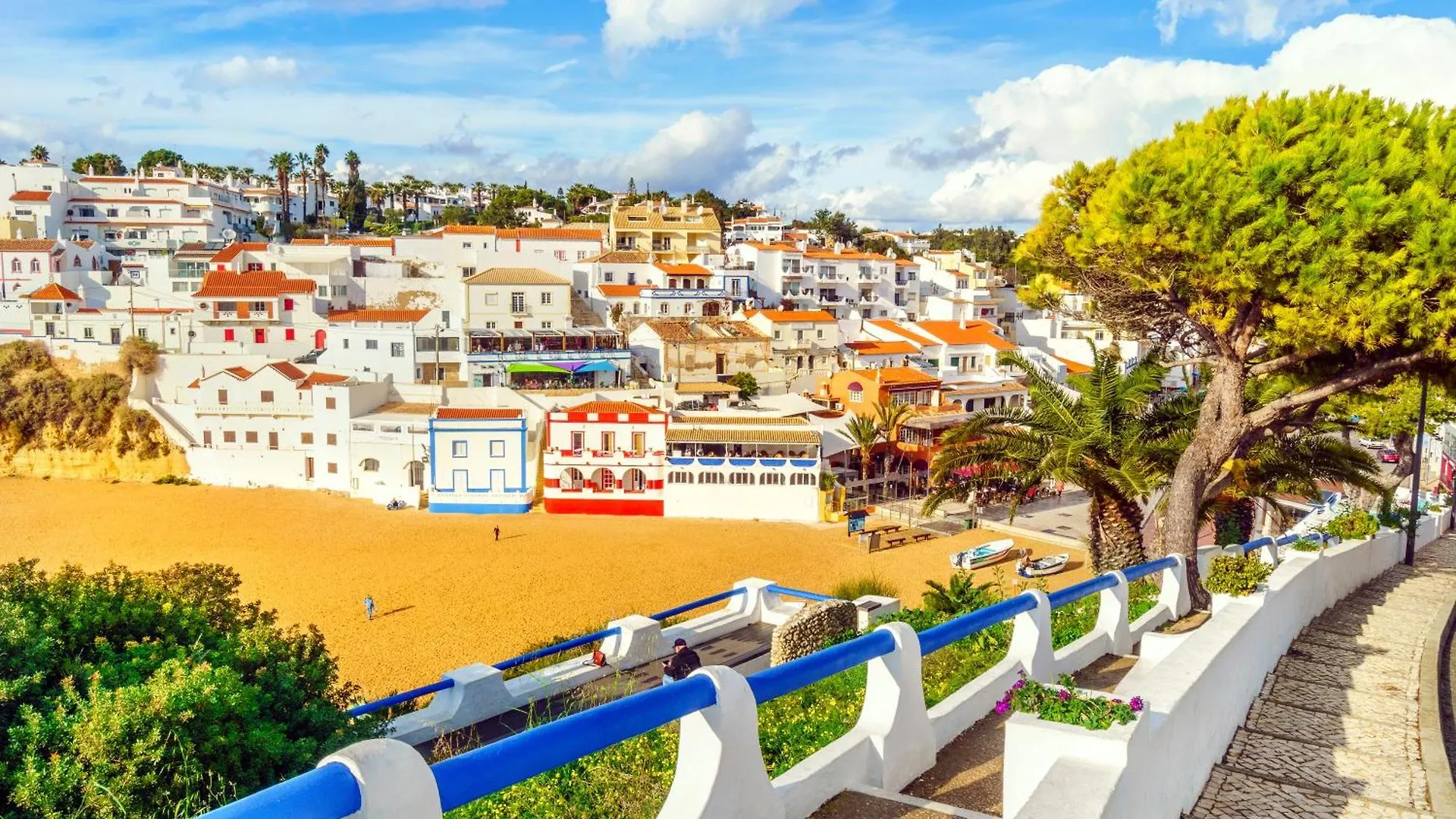 O Encanto do Algarve Carvoeiro  Portugal
